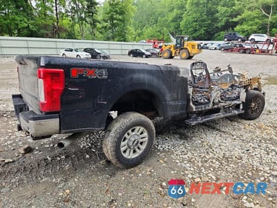 Trzecie zdjęcie samochodu z tyłu: 2019 FORD F250 SUPER DUTY VIN:1FT7W2B63KEE16706 - miniatura