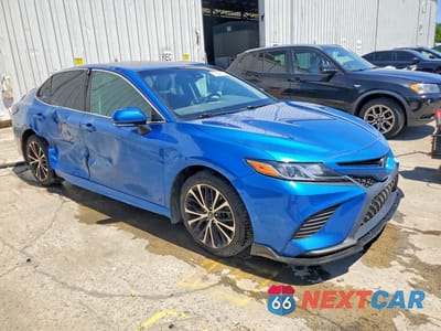 Czwarte zdjęcie samochodu z boku: 2018 TOYOTA CAMRY SE VIN:4T1B11HK4JU112484 - miniatura