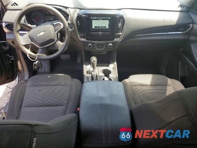 Zdjęcie 8 z 13 samochodu: 2018 CHEVROLET TRAVERSE LS VIN:1GNERFKW6JJ282583 - miniatura