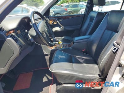 Zdjęcie 7 z 12 samochodu: 2000 MERCEDES-BENZ E 320 VIN:WDBJF65J5YB157898 - miniatura