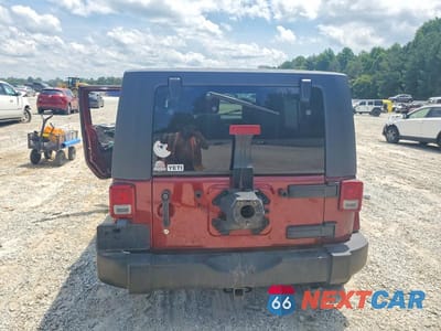 Zdjęcie 6 z 12 samochodu: 2007 JEEP WRANGLER SAHARA VIN:1J4GA59157L113188 - miniatura