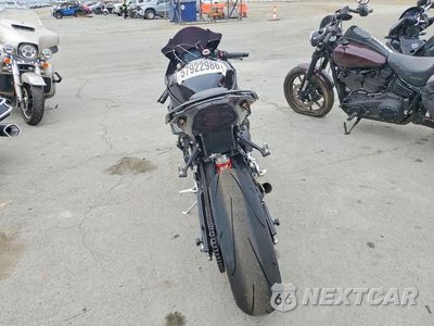 Czwarte zdjęcie samochodu z boku: 2025 BMW S 1000 RR VIN:WB10P2308S6L33014 - miniatura