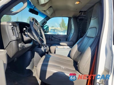 Zdjęcie 7 z 12 samochodu: 2016 CHEVROLET EXPRESS G2500 VIN:1GCWGAFF3G1224388 - miniatura