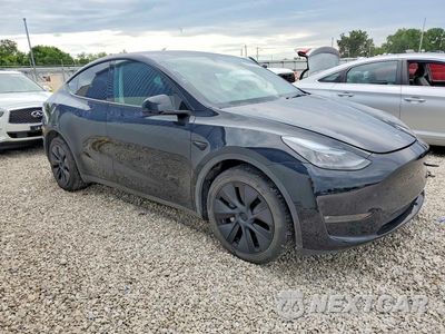 Czwarte zdjęcie samochodu z boku: 2025 TESLA MODEL Y VIN:7SAYGDEE4SF282824 - miniatura