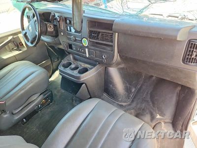 Zdjęcie 8 z 14 samochodu: 2020 CHEVROLET EXPRESS G2500 VIN:1GCWGAFP6L1271675 - miniatura