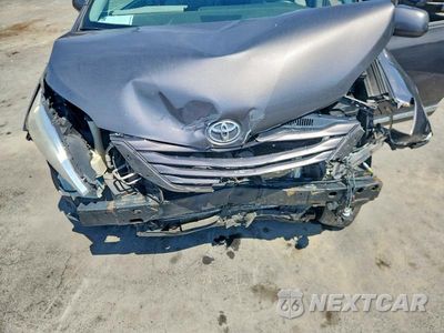 Zdjęcie 12 z 13 samochodu: 2017 TOYOTA SIENNA LE VIN:5TDKZ3DC9HS807551 - miniatura