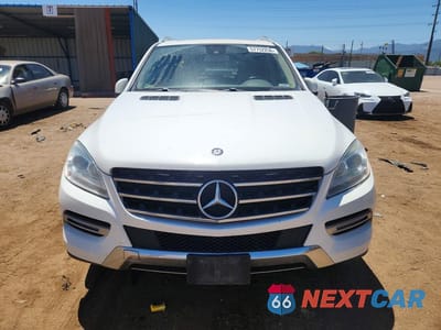 Piąte zdjęcie samochodu w środku: 2015 MERCEDES-BENZ ML 350 4MATIC VIN:4JGDA5HB3FA495892 - miniatura