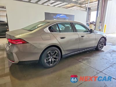 Trzecie zdjęcie samochodu z tyłu: 2026 BMW 530 I VIN:WBA43FJ09TCV65373 - miniatura