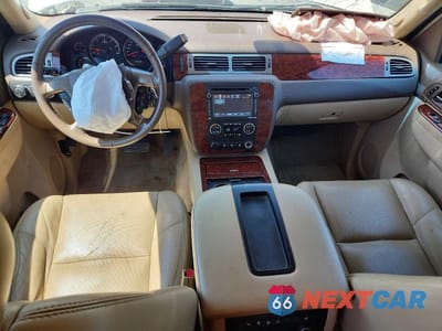 Zdjęcie 8 z 13 samochodu: 2013 CHEVROLET SUBURBAN K1500 LTZ VIN:1GNSKKE7XDR170587 - miniatura