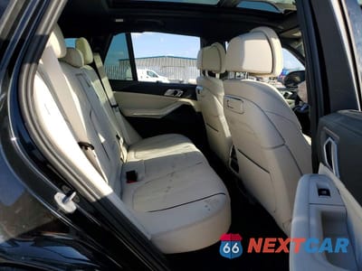 Zdjęcie 11 z 14 samochodu: 2026 BMW X5 M60I VIN:5UX33EU07T9170107 - miniatura