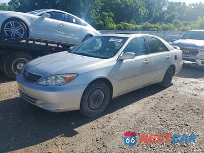 2002 TOYOTA CAMRY XLE V6 4T1BF30K22U513896 - główne zdjęcie licytacji z USA - miniatura