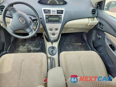 Zdjęcie 8 z 12 samochodu: 2007 TOYOTA YARIS BASE VIN:JTDBT923571119128 - miniatura