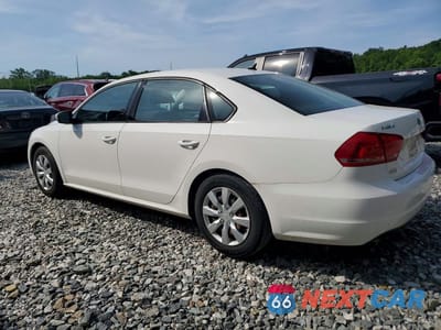 Drugie zdjęcie samochodu z przodu: 2015 VOLKSWAGEN PASSAT S VIN:1VWAT7A3XFC075547 - miniatura