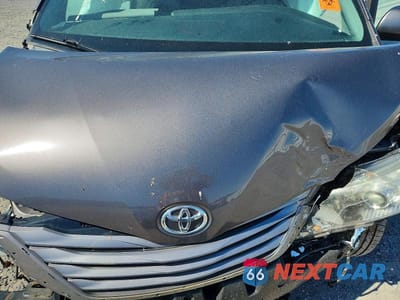 Zdjęcie 11 z 12 samochodu: 2016 TOYOTA SIENNA XLE PREMIUM 7-PASSENGER VIN:5TDDK3DC0GS131387 - miniatura