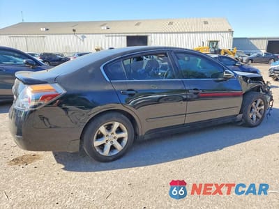 Trzecie zdjęcie samochodu z tyłu: 2011 NISSAN ALTIMA 2.5 VIN:1N4AL2AP4BN429043 - miniatura