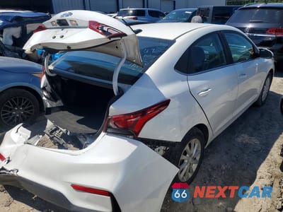 Trzecie zdjęcie samochodu z tyłu: 2022 HYUNDAI ACCENT SEL VIN:3KPC24A69NE160829 - miniatura