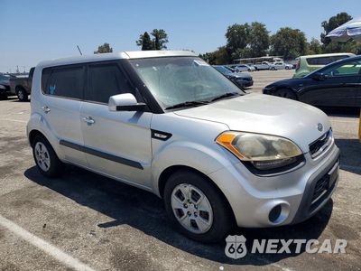 Czwarte zdjęcie samochodu z boku: 2012 KIA SOUL BASE VIN:KNDJT2A50C7478447 - miniatura