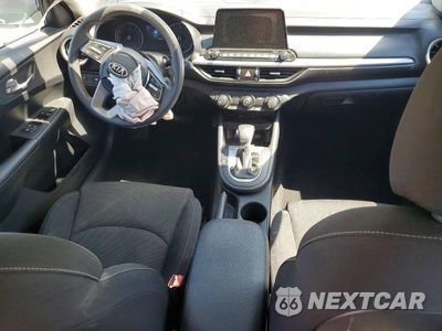 Zdjęcie 8 z 13 samochodu: 2020 KIA FORTE LXS VIN:3KPF24AD9LE167904 - miniatura
