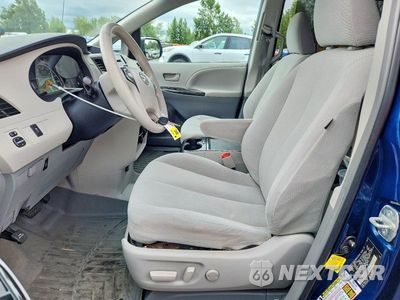 Zdjęcie 7 z 12 samochodu: 2012 TOYOTA SIENNA LE VIN:5TDKK3DC6CS241734 - miniatura