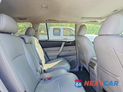 Zdjęcie 11 z 13 samochodu: 2013 TOYOTA HIGHLANDER SE VIN:5TDBK3EH4DS186387 - miniatura