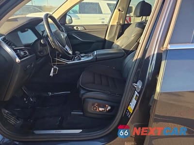 Piąte zdjęcie samochodu w środku: 2019 BMW X7 XDRIVE50I VIN:5UXCX4C53KLS35998 - miniatura