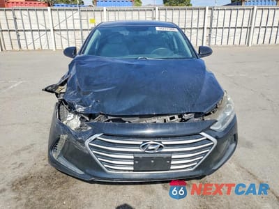 Piąte zdjęcie samochodu w środku: 2018 HYUNDAI ELANTRA VIN:5NPD84LF2JH401930 - miniatura