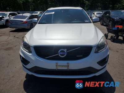 Piąte zdjęcie samochodu w środku: 2015 VOLVO XC60 T6 R-DESIGN PLATINUM VIN:YV4902RS4F2726901 - miniatura