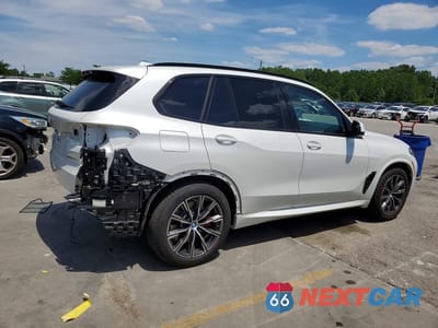 Trzecie zdjęcie samochodu z tyłu: 2025 BMW X5 XDRIVE50E VIN:5UX43EU03S9Z84385 - miniatura