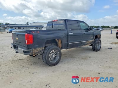 Trzecie zdjęcie samochodu z tyłu: 2018 CHEVROLET SILVERADO K1500 LTZ VIN:3GCUKSEC3JG118695 - miniatura