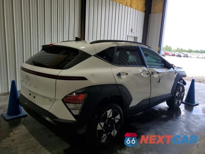Trzecie zdjęcie samochodu z tyłu: 2025 HYUNDAI KONA SEL VIN:KM8HBCAB0SU337631 - miniatura