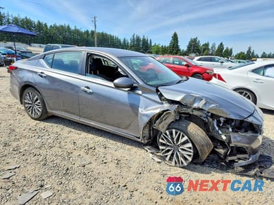 Czwarte zdjęcie samochodu z boku: 2023 NISSAN ALTIMA SV VIN:1N4BL4DW5PN337076 - miniatura