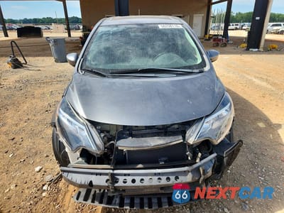 Piąte zdjęcie samochodu w środku: 2018 NISSAN VERSA NOTE SV VIN:3N1CE2CP0JL352232 - miniatura