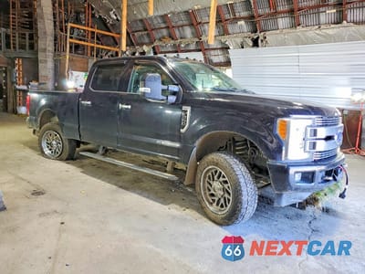 Czwarte zdjęcie samochodu z boku: 2019 FORD F350 SUPER DUTY VIN:1FT8W3BT6KED20908 - miniatura