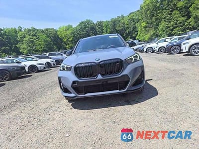 Piąte zdjęcie samochodu w środku: 2026 BMW X1 M35I VIN:WBX13EF09T5515539 - miniatura