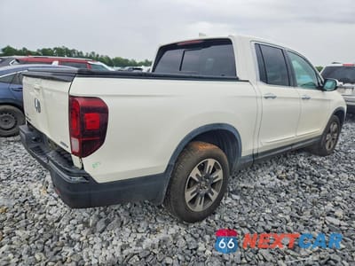 Trzecie zdjęcie samochodu z tyłu: 2017 HONDA RIDGELINE RTL VIN:5FPYK3F70HB028517 - miniatura