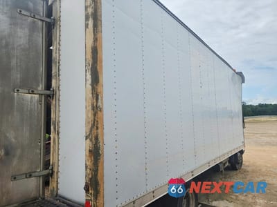 Trzecie zdjęcie samochodu z tyłu: 2017 MITSUBISHI FEC72S FUSO BOX TRUCK VIN:JL6BNH1AXHK005617 - miniatura