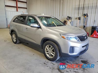 Czwarte zdjęcie samochodu z boku: 2015 KIA SORENTO LX VIN:5XYKTCA62FG613955 - miniatura