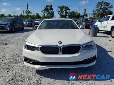 Piąte zdjęcie samochodu w środku: 2018 BMW 530E VIN:WBAJA9C57JB252537 - miniatura