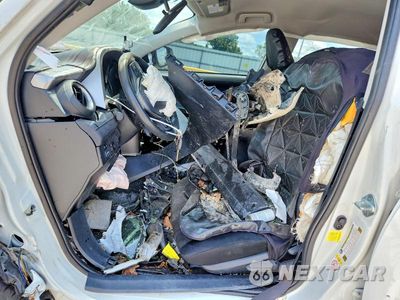Zdjęcie 7 z 12 samochodu: 2017 TOYOTA RAV4 LE VIN:JTMZFREV9HJ707909 - miniatura