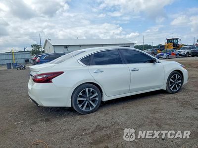 Trzecie zdjęcie samochodu z tyłu: 2018 NISSAN ALTIMA 2.5 SR VIN:1N4AL3AP4JC260724 - miniatura
