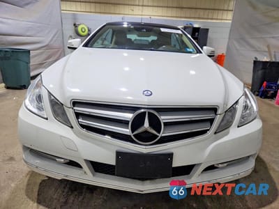 Piąte zdjęcie samochodu w środku: 2013 MERCEDES-BENZ E 350 VIN:WDDKK5KF6DF189053 - miniatura