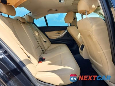 Zdjęcie 10 z 12 samochodu: 2017 BMW 320 I VIN:WBA8E1G3XHNU17695 - miniatura