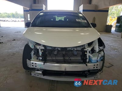 Piąte zdjęcie samochodu w środku: 2024 TOYOTA SIENNA XSE VIN:5TDDSKFC6RS114023 - miniatura