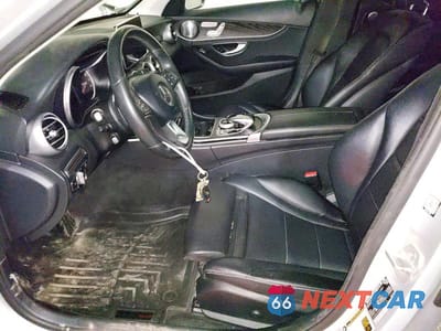 Zdjęcie 7 z 12 samochodu: 2016 MERCEDES-BENZ C 300 4MATIC VIN:55SWF4KB4GU100014 - miniatura