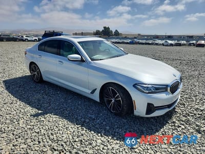 Czwarte zdjęcie samochodu z boku: 2022 BMW 530 XI VIN:WBA13BJ01NCJ35416 - miniatura
