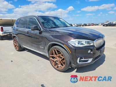 Czwarte zdjęcie samochodu z boku: 2015 BMW X5 XDRIVE35I VIN:5UXKR0C5XF0K57972 - miniatura