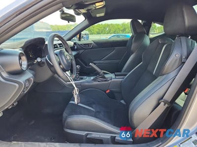 Zdjęcie 7 z 13 samochodu: 2025 TOYOTA GR 86 PREMIUM VIN:JF1ZNBE18S9758064 - miniatura