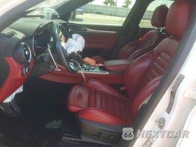 Zdjęcie 7 z 14 samochodu: 2021 ALFA ROMEO STELVIO TI VIN:ZASPAKBNXM7D15716 - miniatura