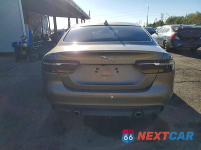 Zdjęcie 6 z 12 samochodu: 2017 JAGUAR XE PRESTIGE VIN:SAJAE4BG0HA961972 - miniatura