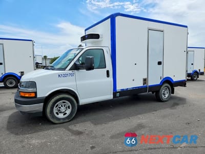 2021 CHEVROLET EXPRESS REFRIGERATED BOX TRUCK 1GB0GSF77M1305530 - główne zdjęcie licytacji z USA - miniatura